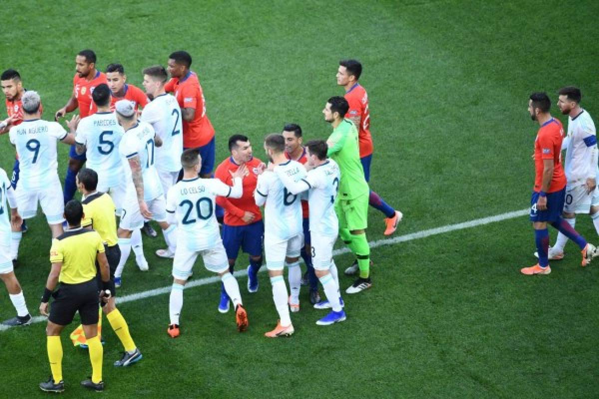 Fotos: Messi y Medel provocan fuerte pelea en el Argentina-Chile de la Copa América