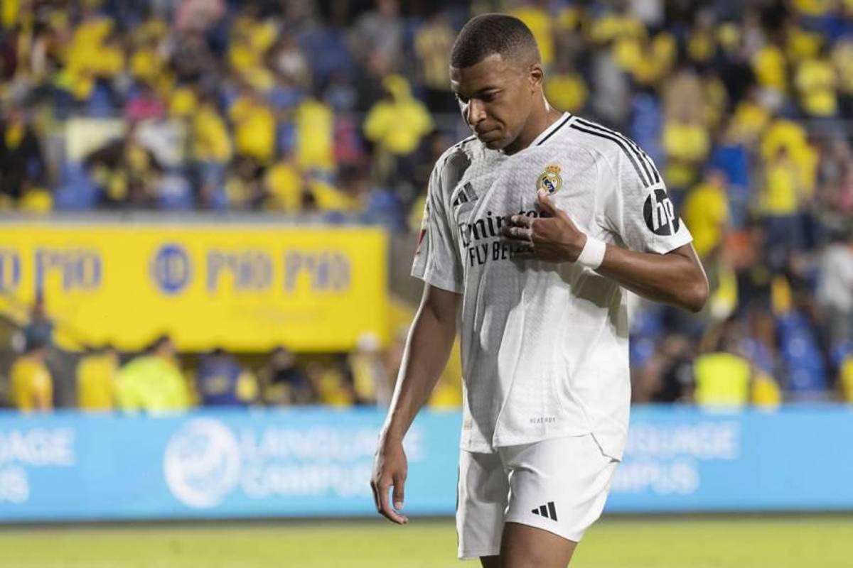 El motivo por el que Mbappé está frustrado con Vinicius y el feo gesto del brasileño: “A Cristiano no se lo quitaba”