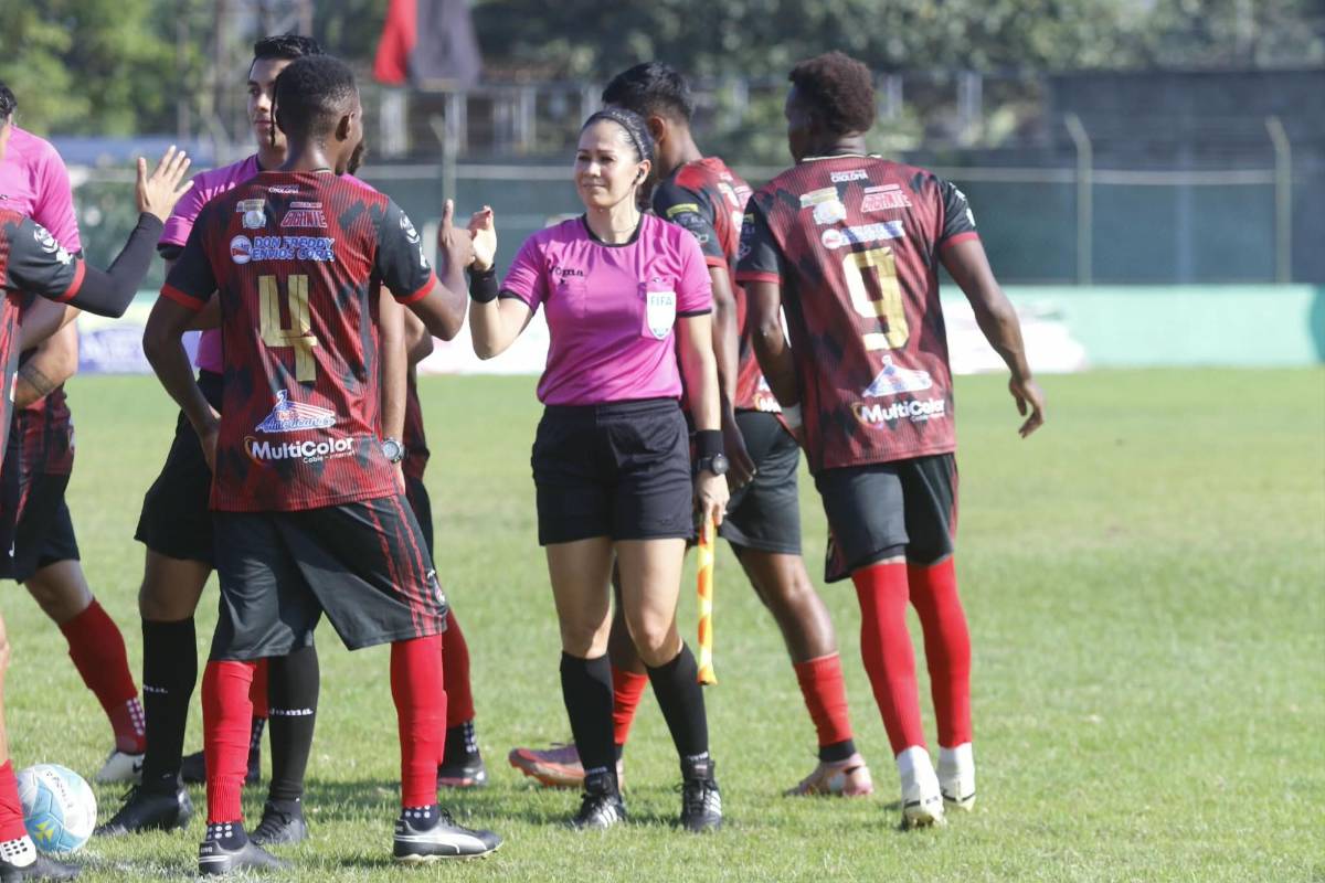 Jugadores esperando pago de salarios, Mauricio Dubón presente y mundialista vio jugar a su hijo