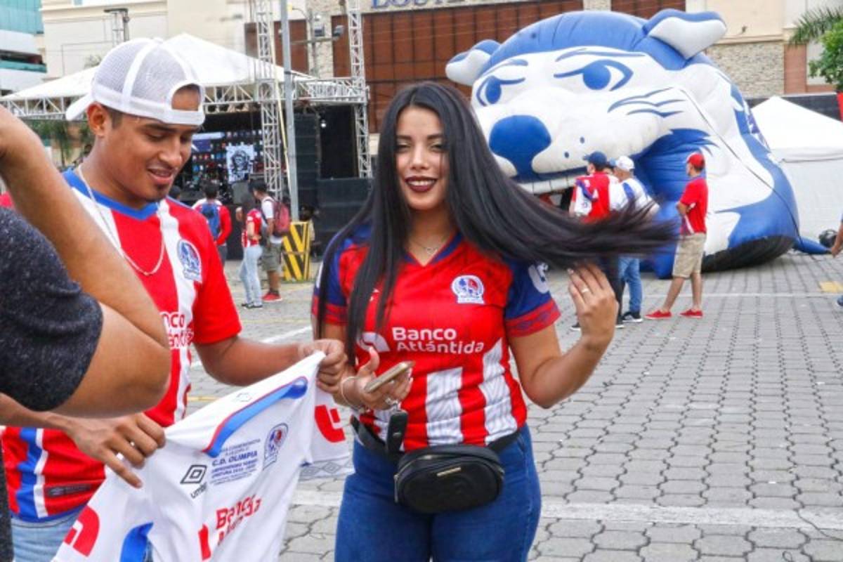 Aficionados de Olimpia viven una verdadera fiesta en presentación de la Copa 31