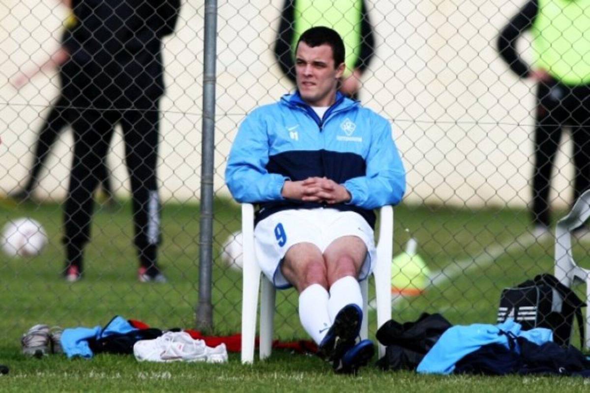 Era mejor que Lewandowski, el Chelsea de Mourinho le ofreció contrato, pero terminó borracho en las calles de Polonia