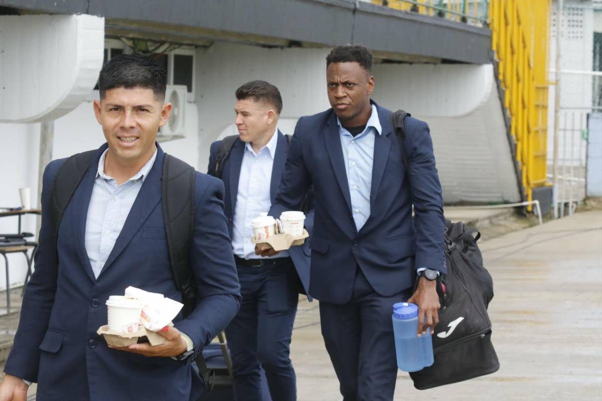 Las dos chicas que eclipsaron en el Excélsior y lo que ingresaron los árbitros al estadio sin ser vistos por la afición