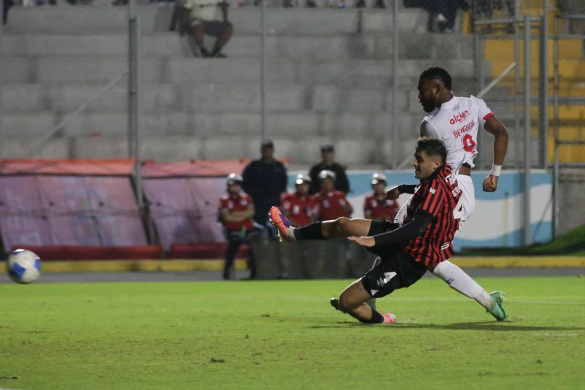 Alajuelense le pintó la cara, decepción en Olimpia al fallar en Copa Centroamericana 2025 y lágrimas al salir en camilla
