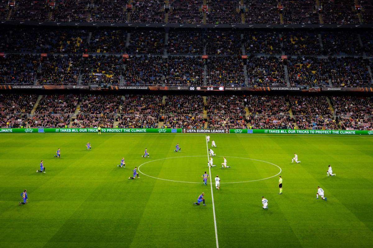 FOTOS: ¿Nuevo fichaje? El crack que estuvo en el Camp Nou, la sentencia a Dembélé y la enorme pancarta en el Barcelona-Napoli