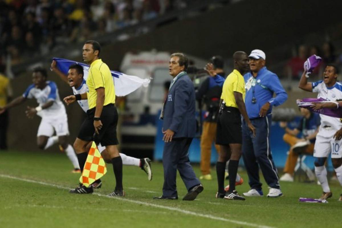 La eufórica celebración de Jorge Luis Pinto tras el pase de Honduras a semifinales