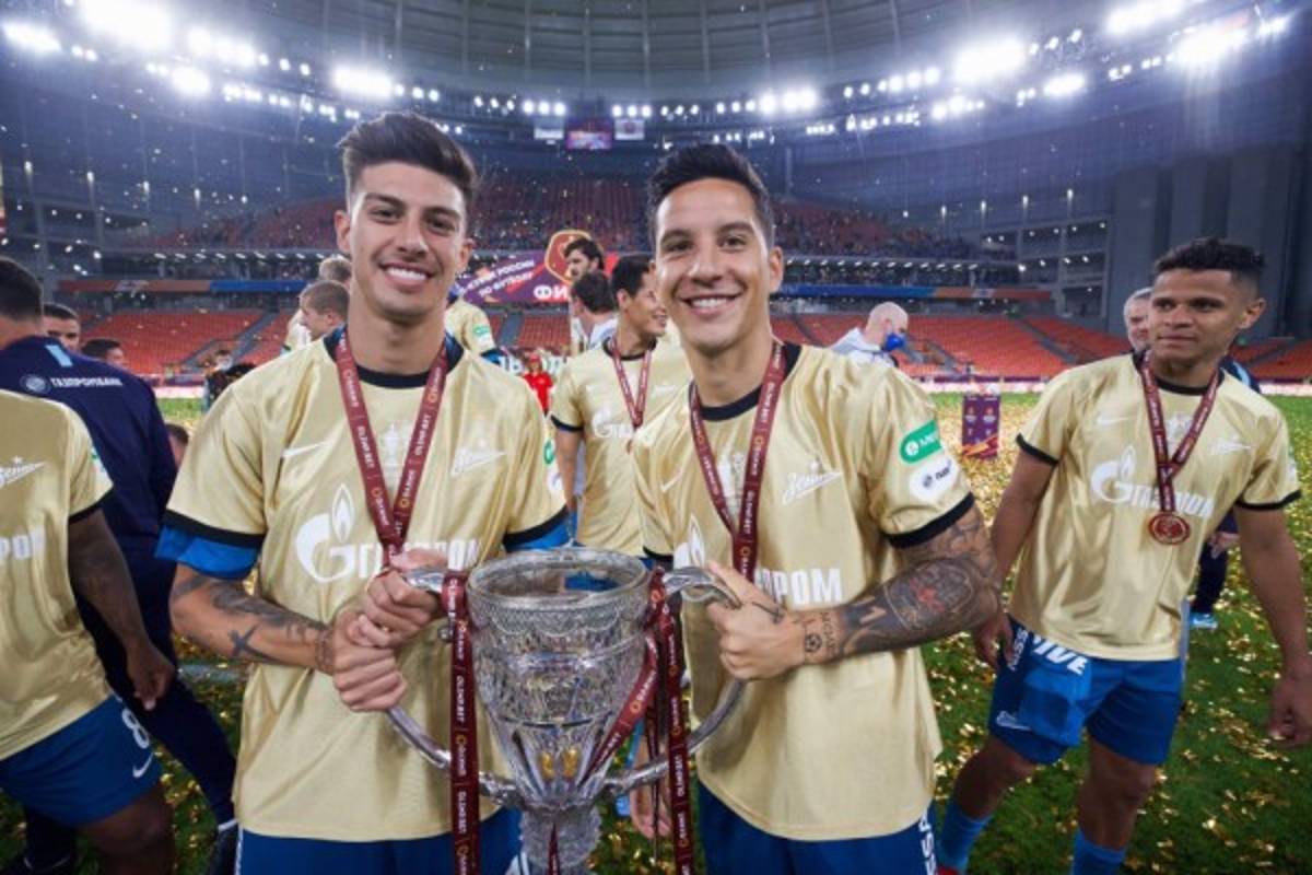 ¡Tuvieron que recoger los pedazos! Zenit logra la Copa de Rusia y la rompe durante la celebración