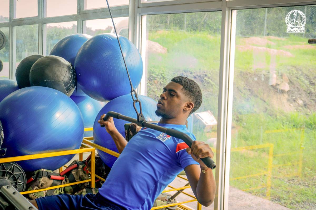 Jorge Benguché, entre las novedades en la pretemporada del Olimpia y llegó a Honduras el nuevo fichaje del León