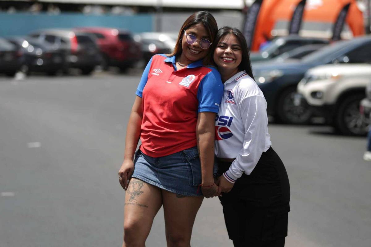 ¿Quién es la aficionada de la Máquina que se roba las miradas? Bellezas adornan la final entre Olimpia y Real España