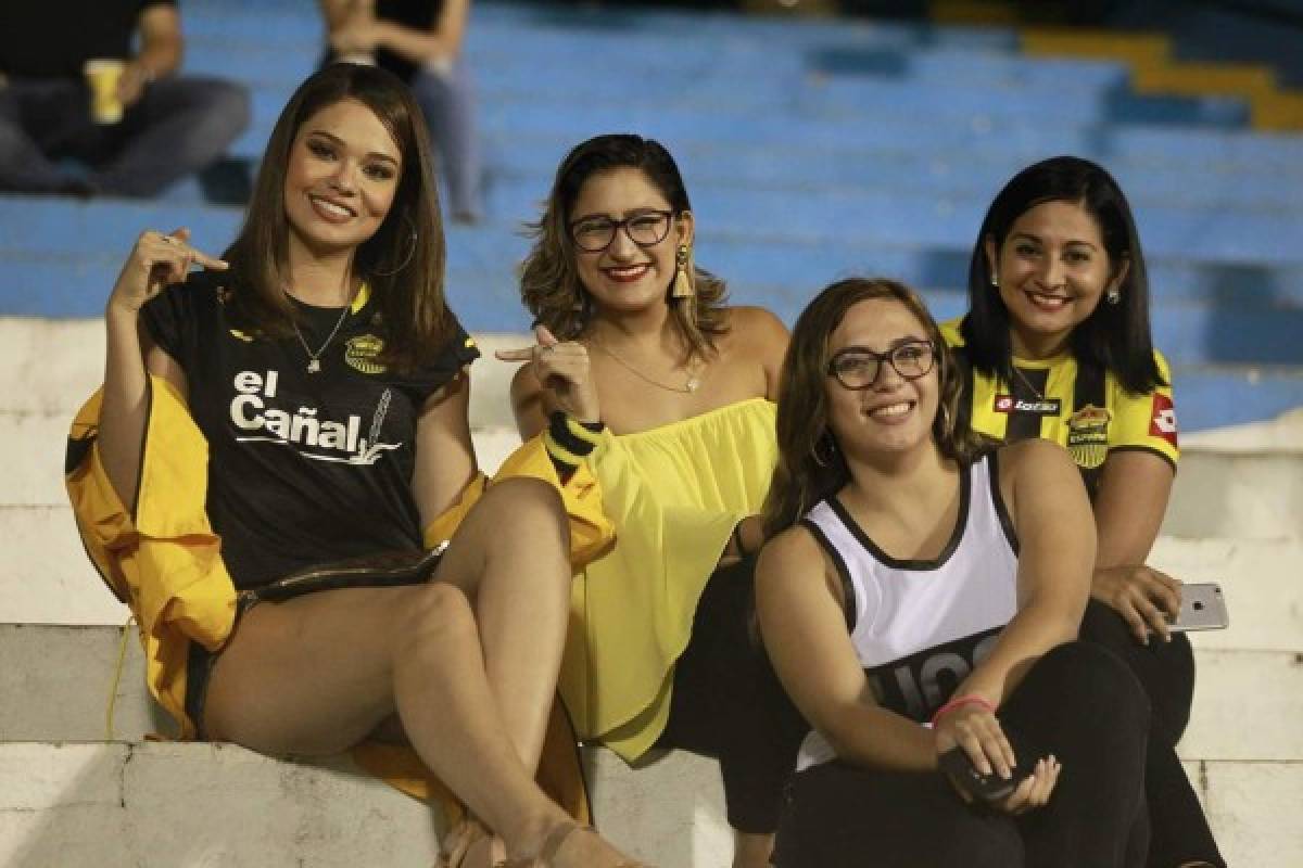 NO SE VIO: Las magia de Rambo, las bellas chicas y la fiesta en Cortés