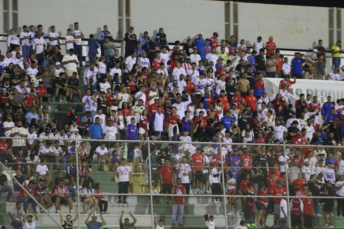 ¿Entró la barra del Olimpia? Infiltrados, Platense llevó bellezas a las gradas y así se quitó la ansiedad Chirinos