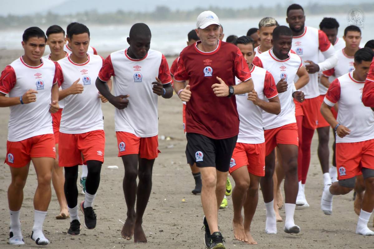 ¡Camino al título! Así prepara su pretemporada el Olimpia de Pedro Troglio en las bellas playas de Tela