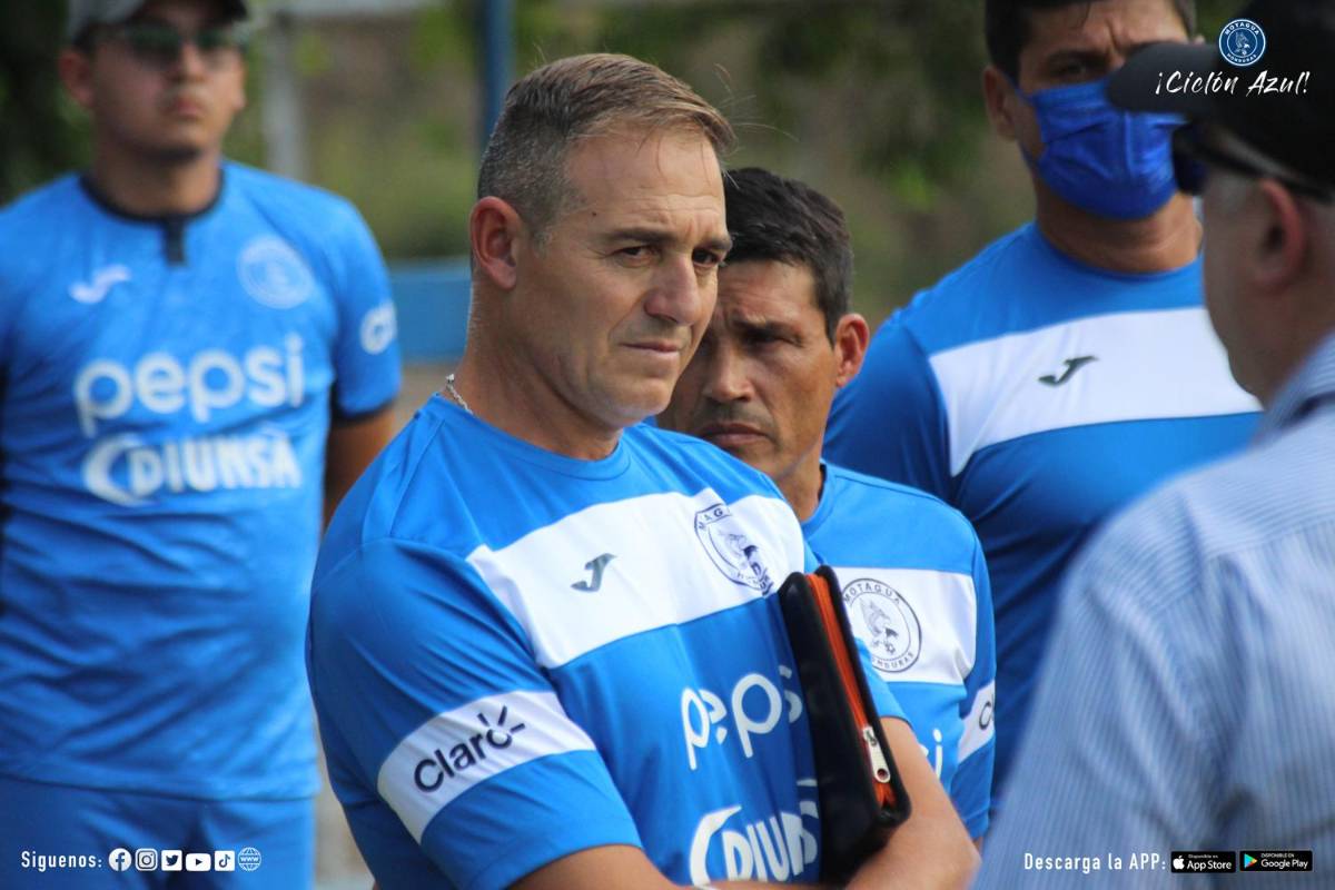 ¡Ya comanda el Nido! Así fue el primer día de Hernán “La Tota” Medina como entrenador del Motagua: dirigió el entrenamiento