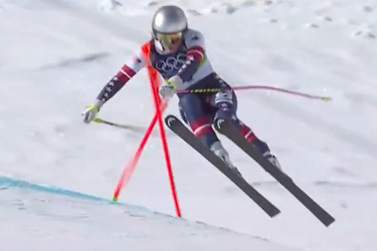 Drama en los Juegos Olímpicos: compitió con ligamentos rotos, sufre terrible caída y es retirada en helicóptero