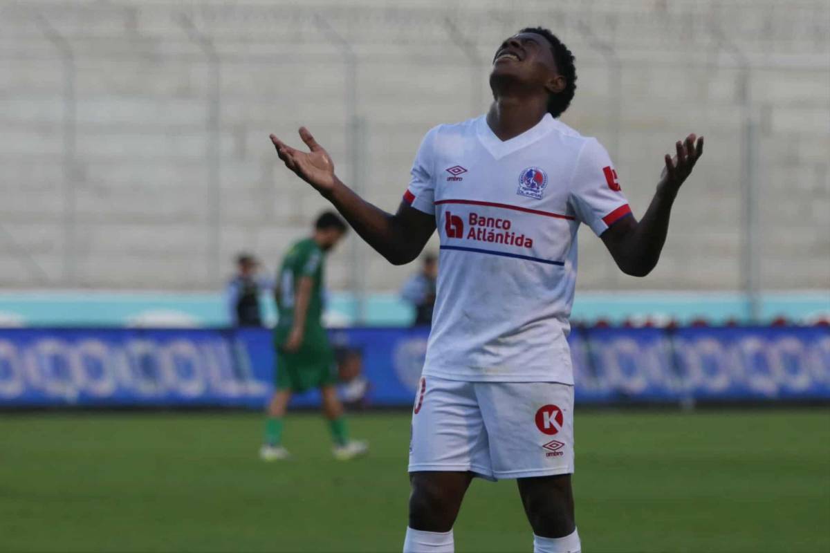 El gesto de Olimpia con Georgie Welcome, el que rompió su mala racha y fichaje se presentó ante la afición