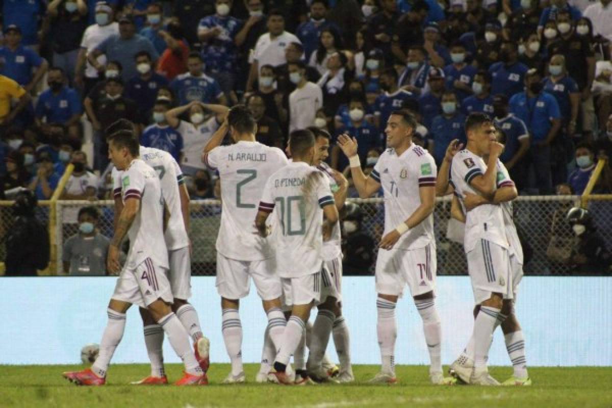 ¡Los 'jeques' y el mensaje a Bukele! Las postales de El Salvador vs. México en el Cuscatlán