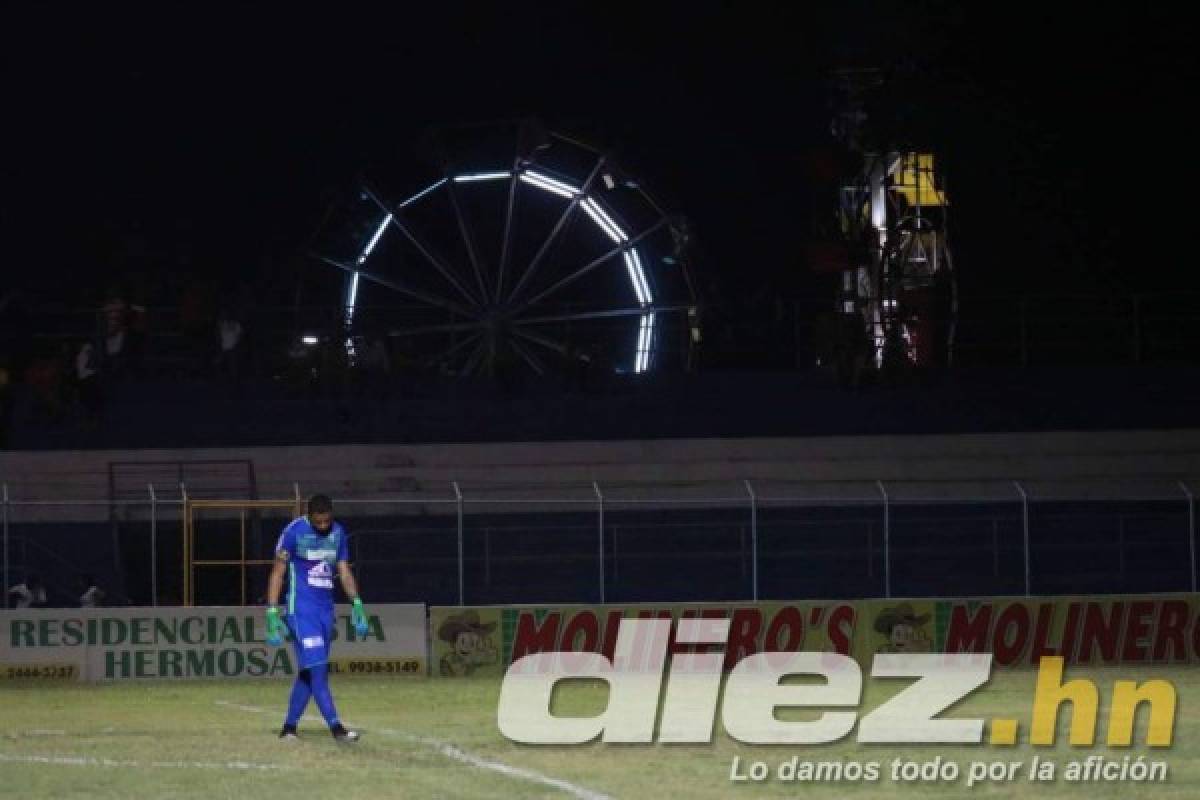 No se vio en TV: La frustración de Troglio y Olimpia tras perder el invicto; Olanchito y sus bellezas