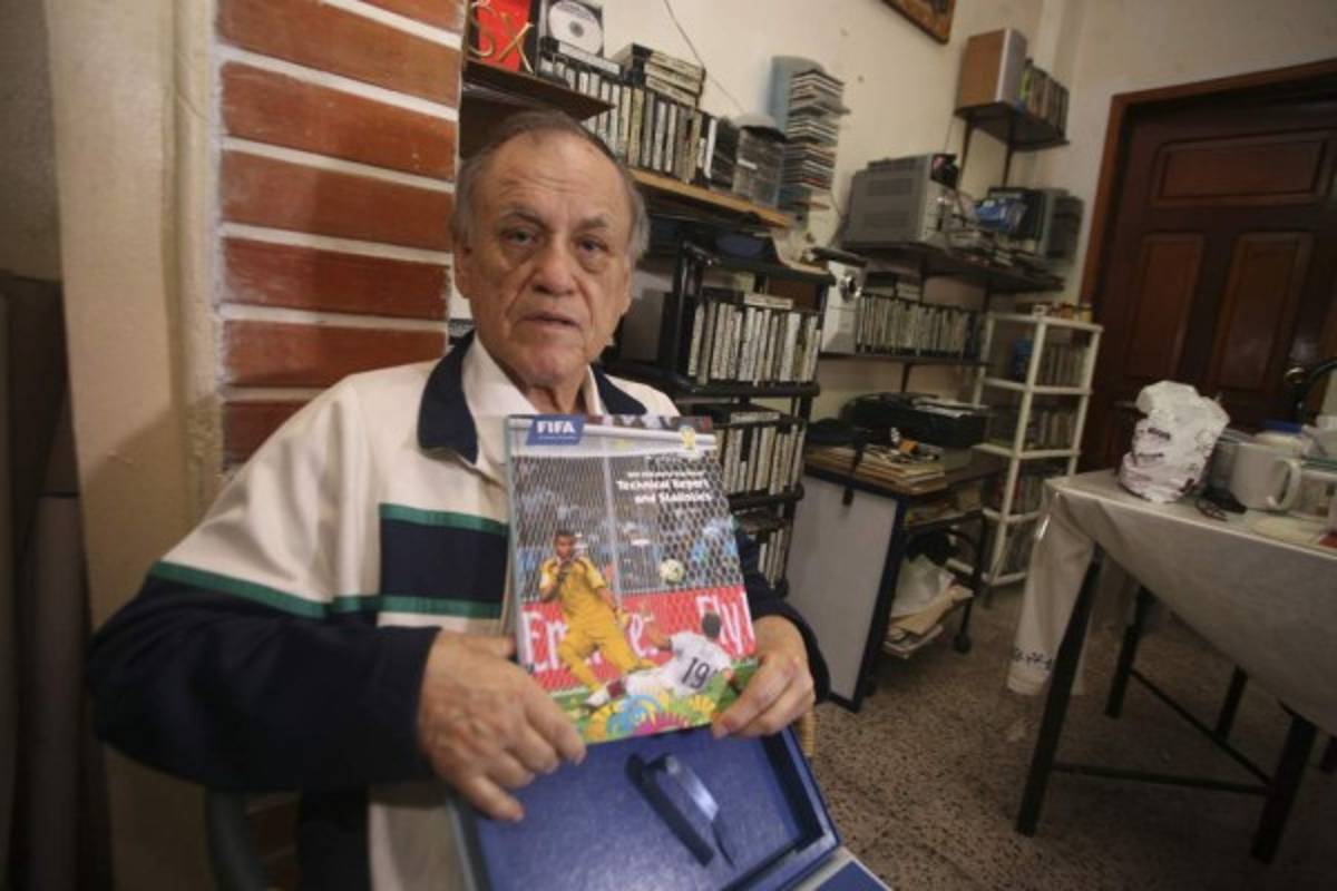 FOTOS: Así es la humilde y futbolera morada donde vive Chelato Uclés