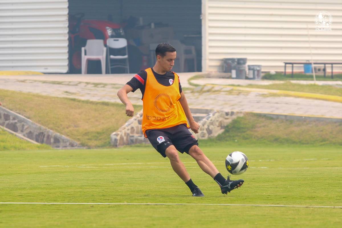 Andy Najar al cien, Maciel en bicicleta, la orden de Reggi y las grandes sonrisas en el Olimpia previo al duelo con Marathón