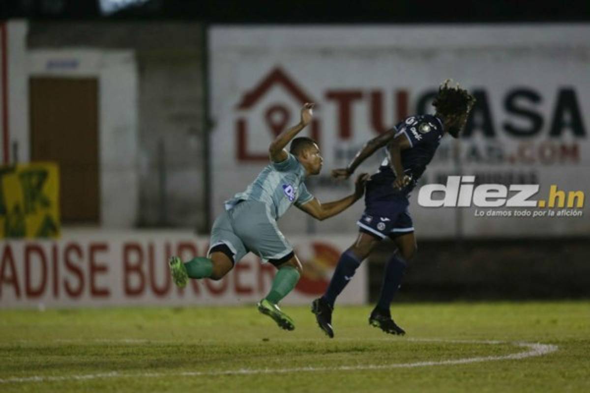 Fotos: La bronca de Obed con Carlos Pineda y el portero del Real de Minas que jugó de delantero