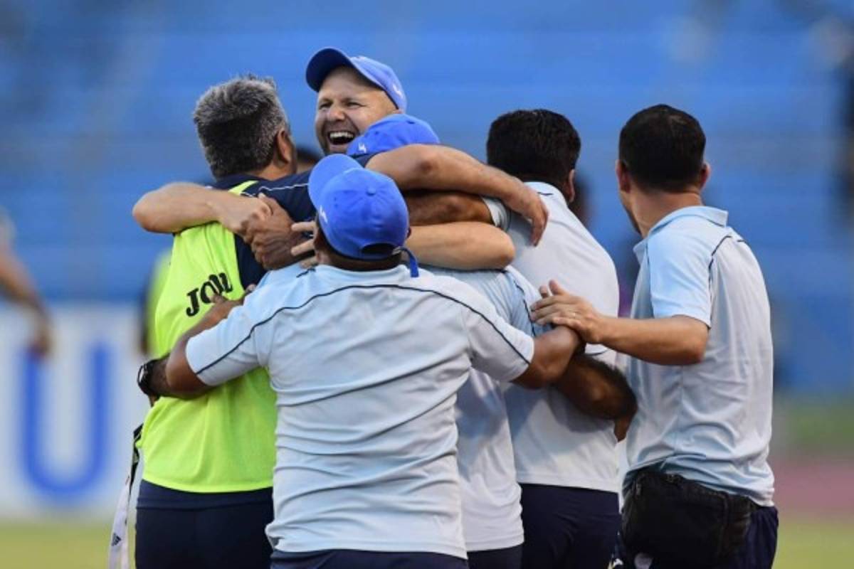 Héctor Vargas pierde la cabeza y es expulsado; la tristeza de Maldonado y los contratistas en el Olímpico