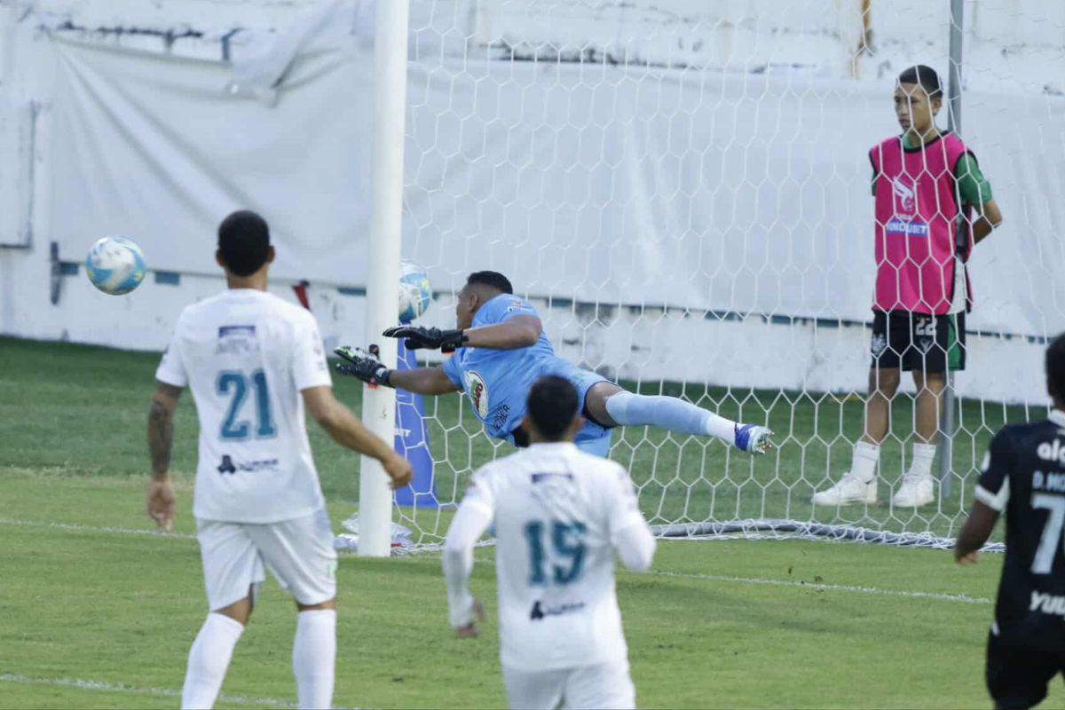 El salvador de Olimpia para derrotar al Platense, hermosuras en el Morazán y show de la Ultra Fiel