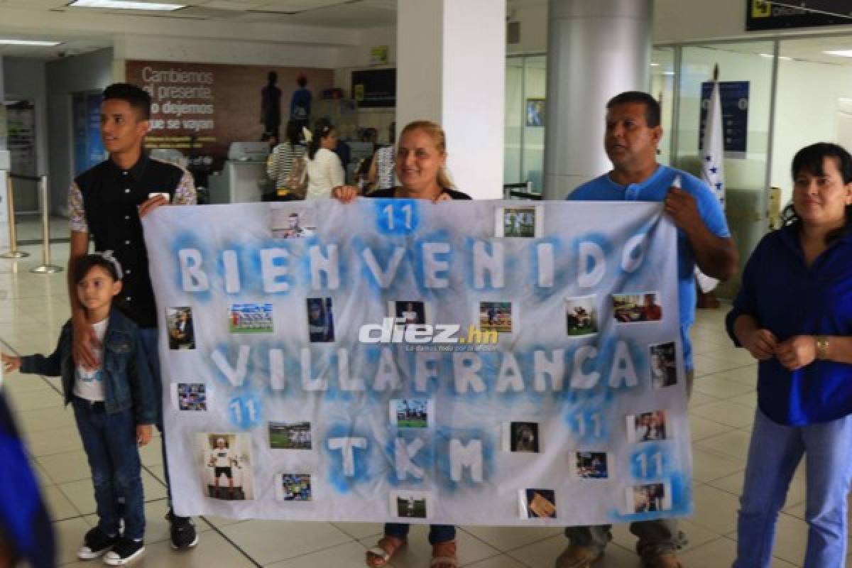 La Sub-20 de Honduras es recibida con pancartas, abrazos y homenaje