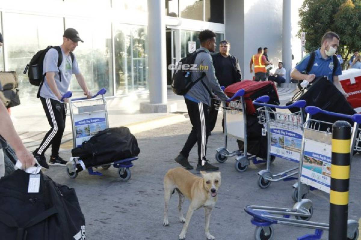 ¡Dos con mascarilla! Las imágenes de la llegada de Seattle Sounders a Honduras