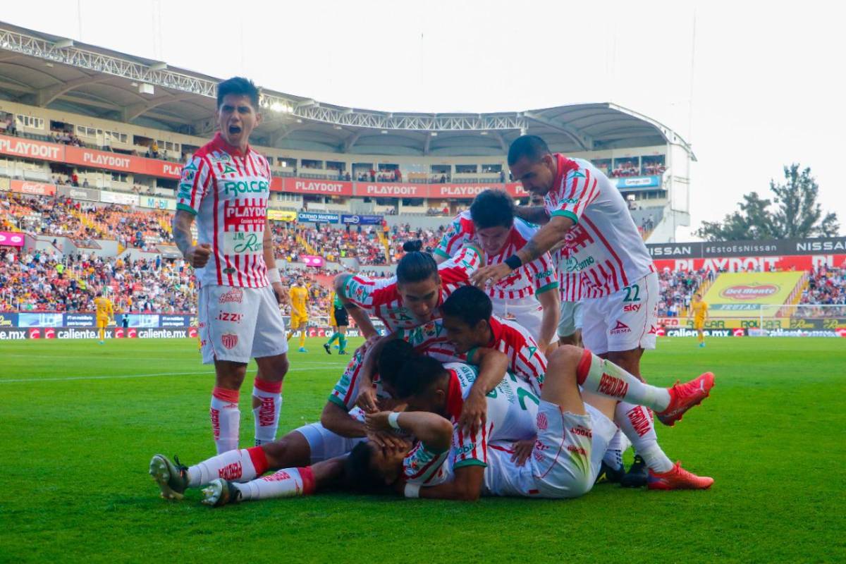 Necaxa vence a Tigres y Pachuca recupera el liderato del fútbol mexicano al superar a Puebla