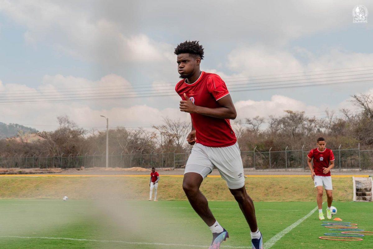 Debut de Yan Maciel y poderío ofensivo del Olimpia: el 11 que apunta Pedro Troglio ante Vida en su regreso a la Liga Nacional