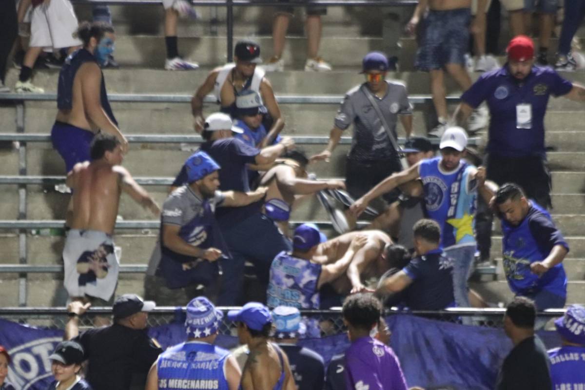 ¡Batalla campal entre aficionados del Motagua en amistoso en USA! La razón de los golpes y la policía intervino