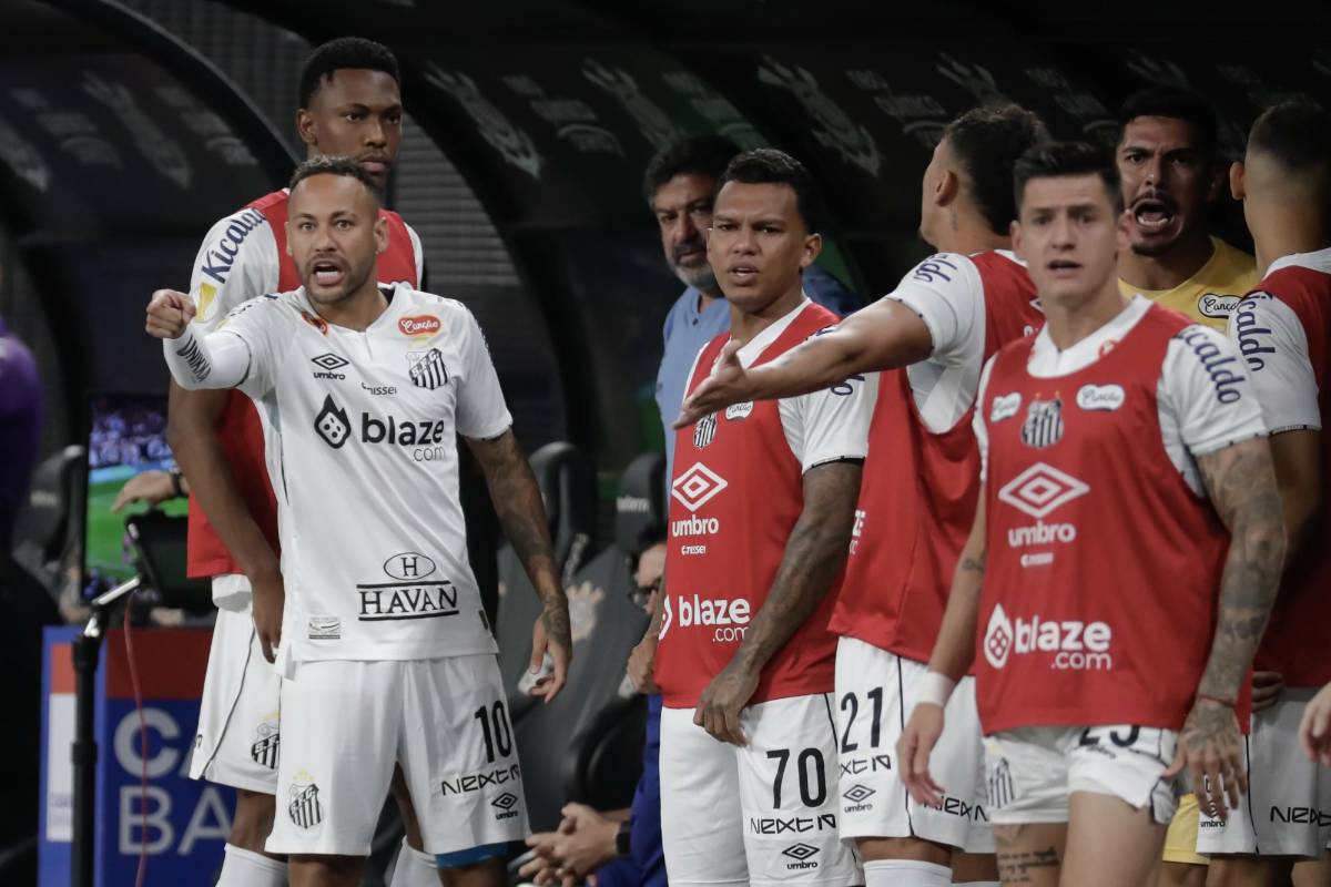 Sin jugar, pero fue al carnaval: Neymar es fusilado tras eliminación del Santos y revela el motivo de su ausencia