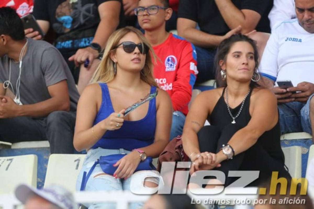 ¿Quién es la rubia? Las hermosas chicas que le dieron el color al clásico Olimpia-Motagua