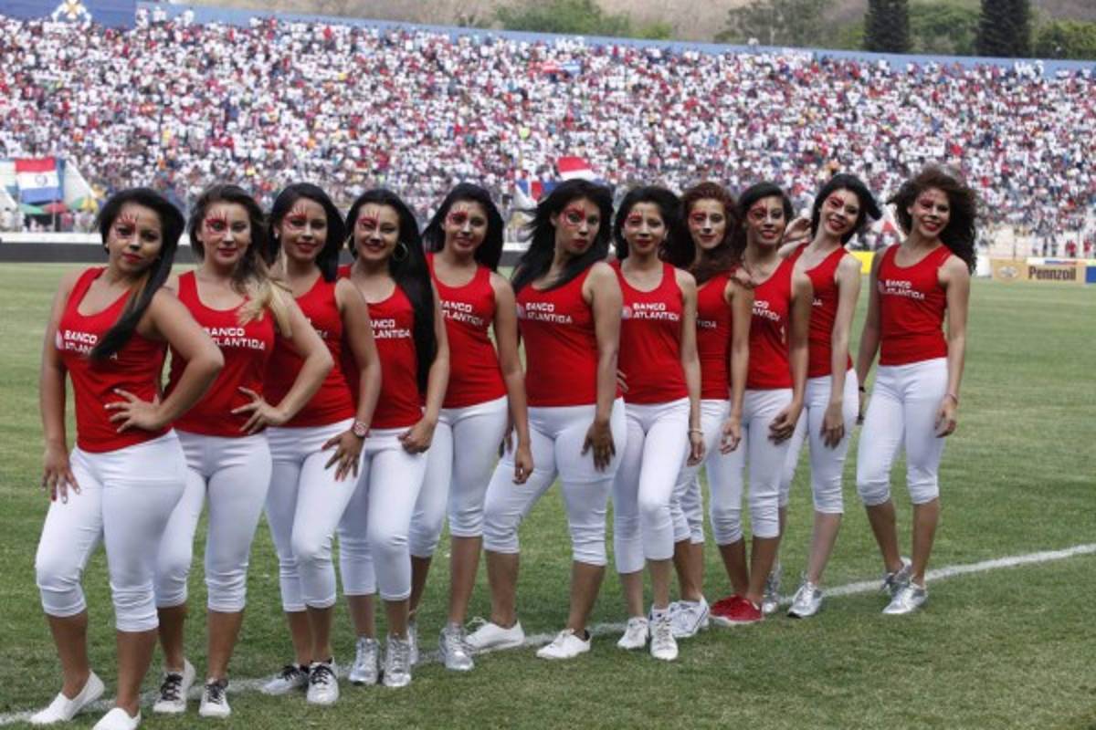 Las chicas más bellas de la gran final entre Olimpia y Real Sociedad