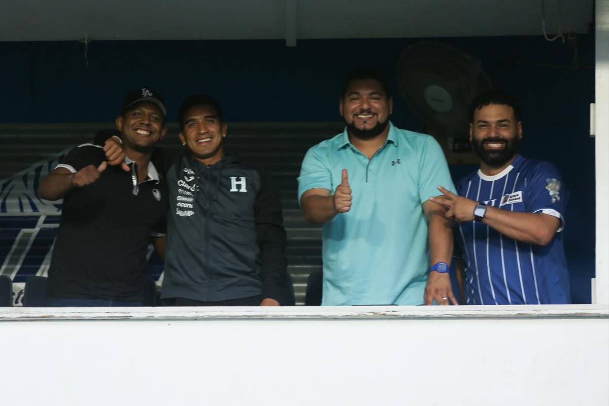 Dos esposas de futbolistas sorprenden, las bellas chicas que adornan el Chelato Uclés y el descartado por Rueda que llegó