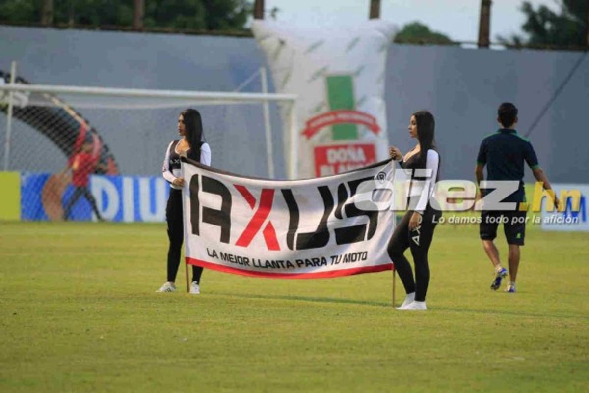 No se vio por tv: Chicas lindas y el bonito gesto a Will Barahona