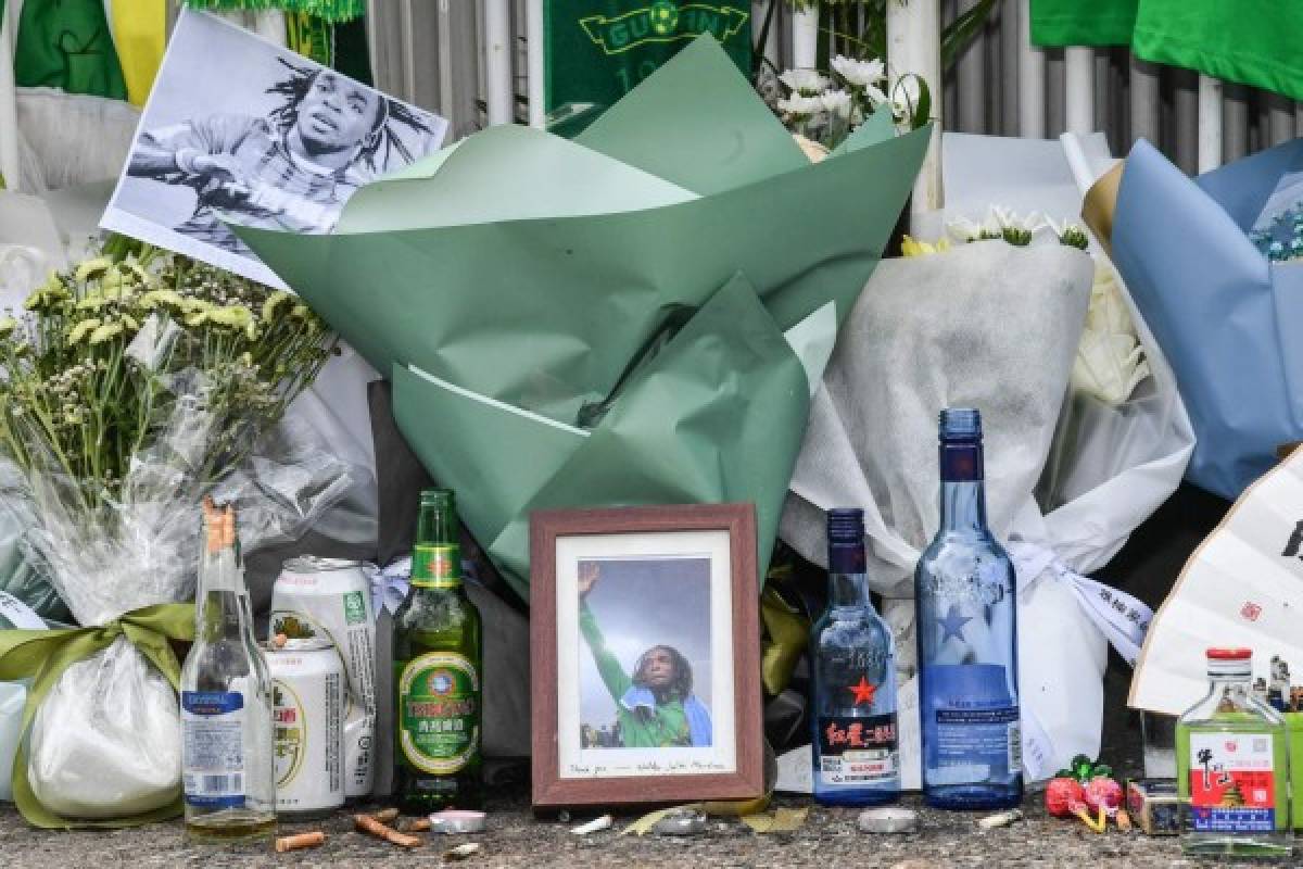 Beijing Guoan llora al 'Pery' Martínez y le honra con bonito altar en las afueras de su estadio