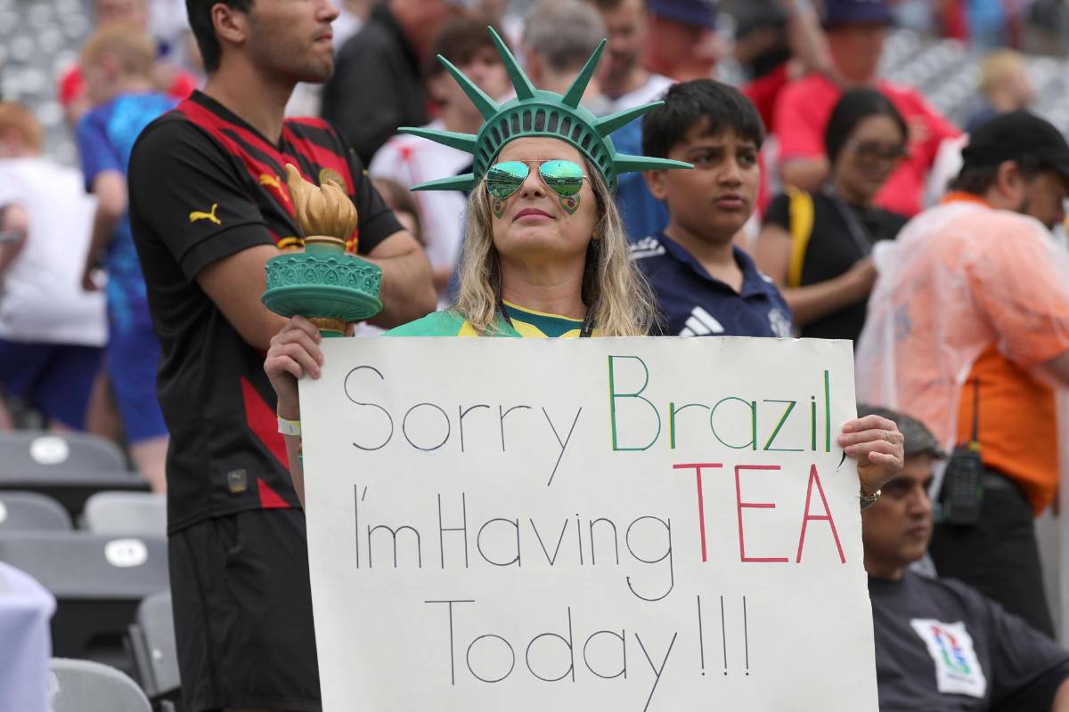 ¡Chucha madre!: afición de Panamá desafía a la lluvia en el duelo ante Inglaterra