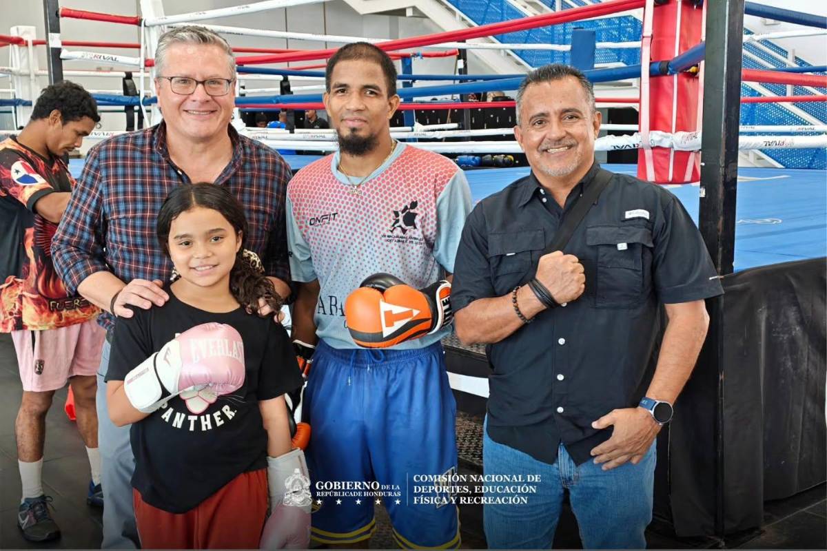CONDEPOR fortalece lazos con Panamá mediante intercambio de boxeo