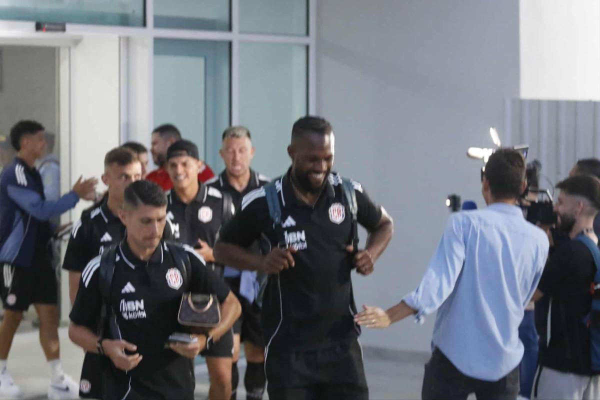 ¿Y Celso Borges? Keylor Navas, el más solicitado y Piojo aceptó selfie, bromas con periodista, así fue la llegada de Costa Rica a Honduras