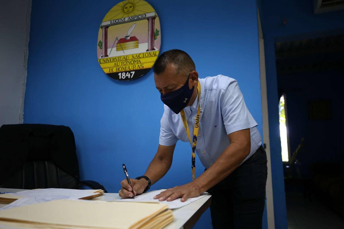 13 cosas que debes saber de Humberto Rivera, el DT que tiene soñando a los Potros: Fue jugador y miró entrenamientos del Olimpia