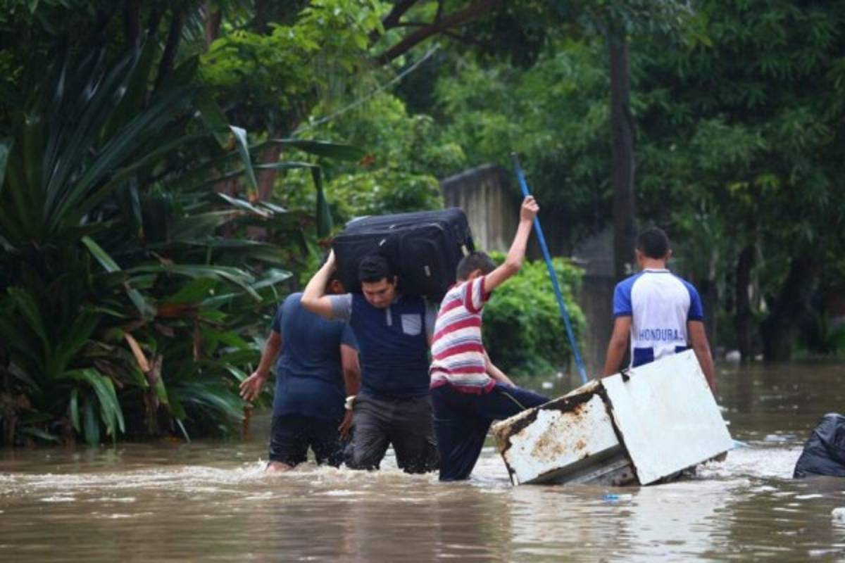 Las desgarradoras imágenes que ha dejado las inundaciones en Honduras