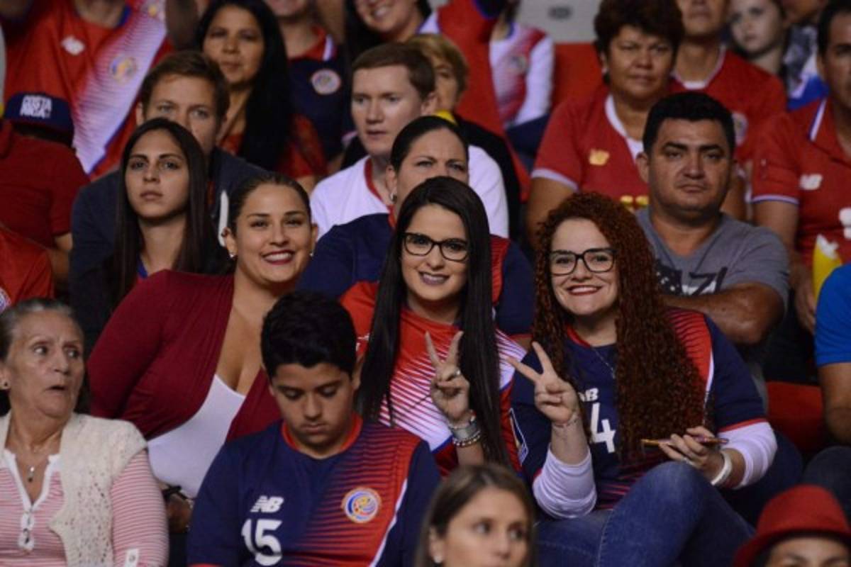 ¡Preciosas! La belleza se hizo presente en el juego Costa Rica - México