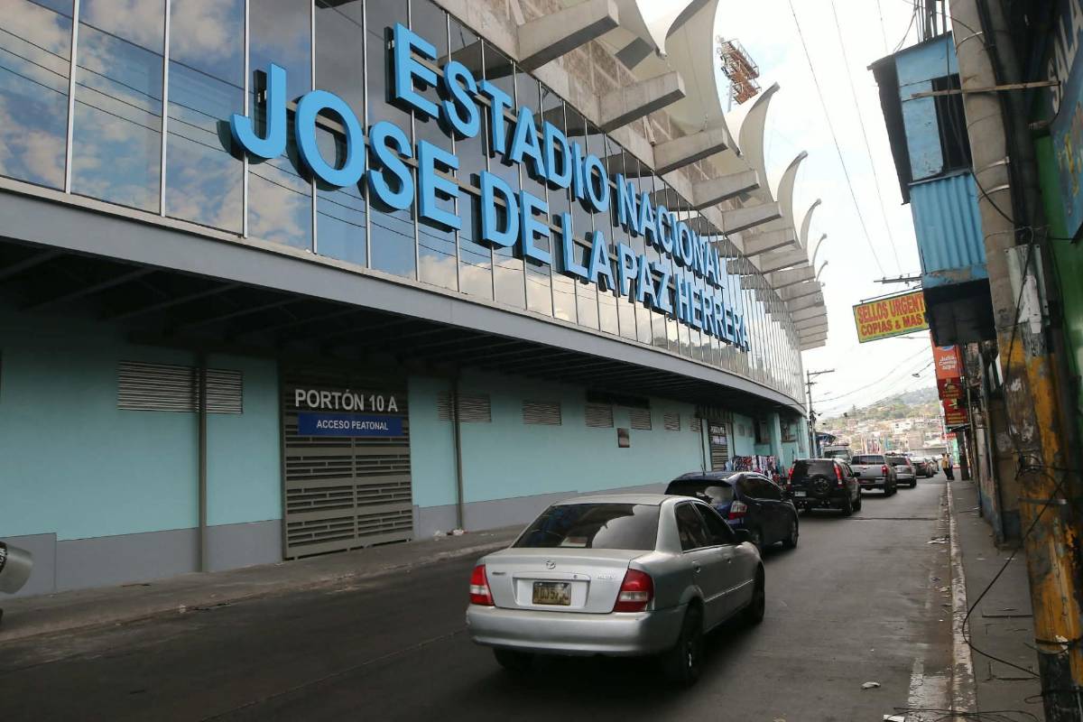 Las dos polémicas del FVS en Puerto Cortés, la 'selfie' del triunfo de Motagua y así de desolado lucía el estadio Nacional