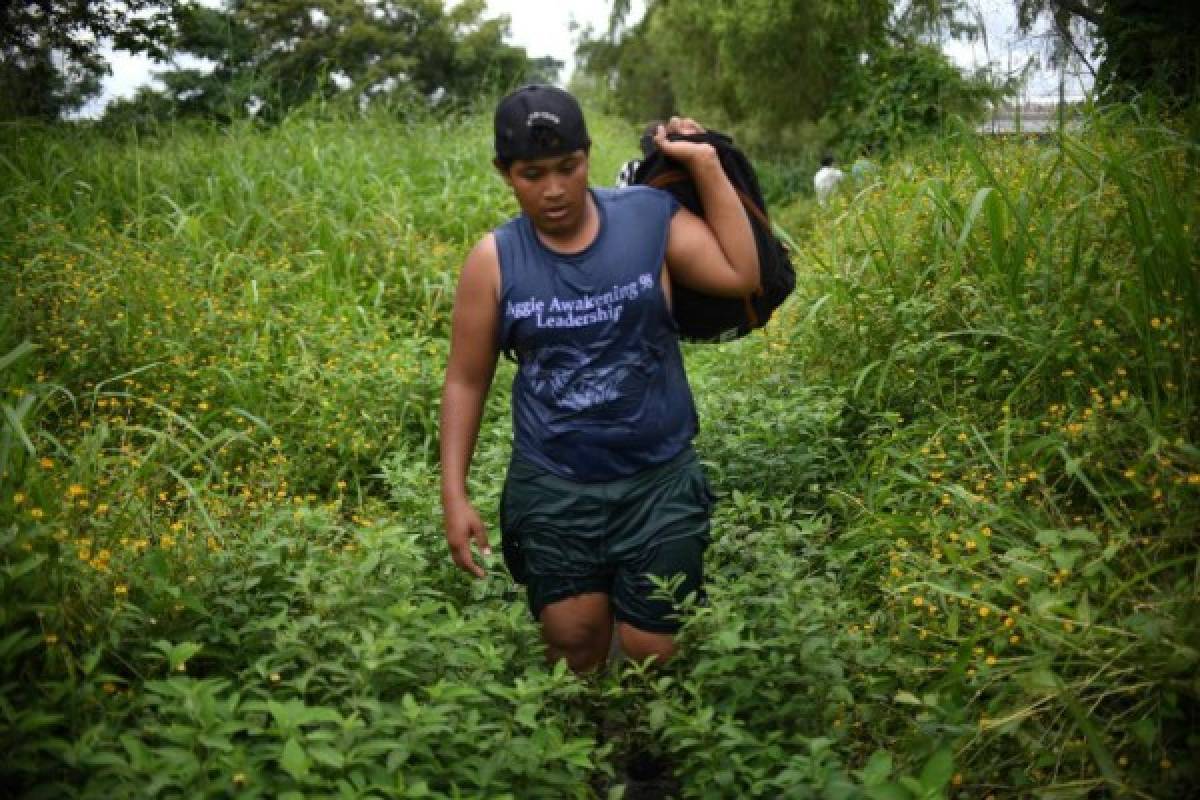 FOTOS: Sufrimiento y cansancio, así va la caravana de migrantes de hondureños