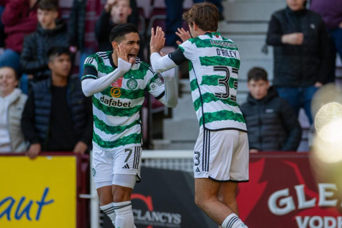 Celtic y Luis Palma firmaron una remontada para mantenerse líderes invictos en la liga de Escocia