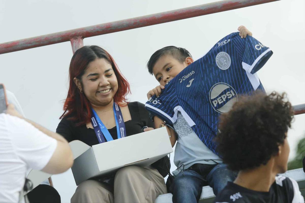 Futbolista de Motagua llora, la belleza en Choloma y el show de 'Firulays': ¡no le podían quitar el balón!