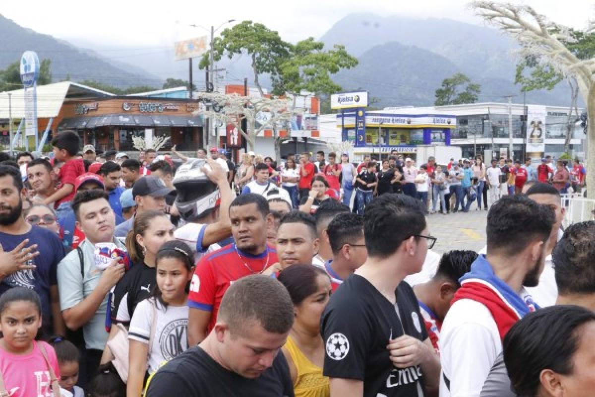 Aficionados de Olimpia viven una verdadera fiesta en presentación de la Copa 31