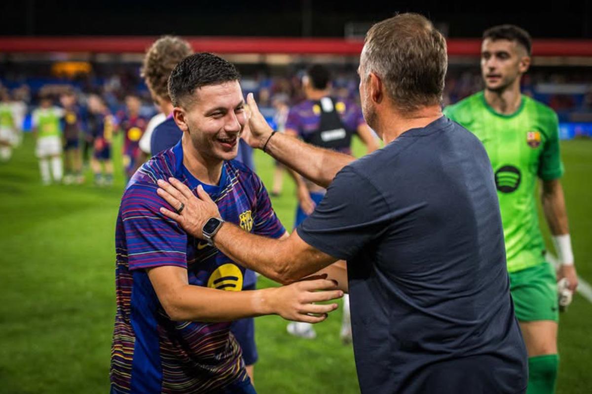 Hansi Flick se lo confirmó a Deco: los cinco jugadores del Barcelona que deben salir en el mercado de verano