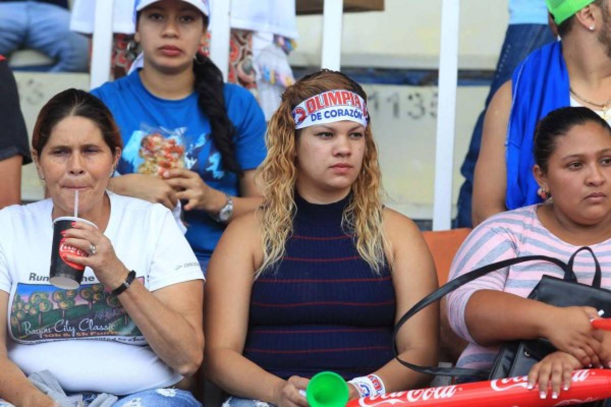 ¡Mucha belleza! El Nacional se llenó de lindas chicas en la final de Olimpia ante Motagua