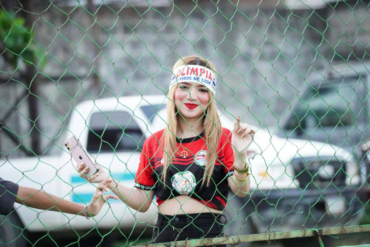 ¿Quién es la chelita tiktokera que resalta en el Choloma vs Olimpia? La ciudad de las maquilas recibe a lo grande al bicampeón
